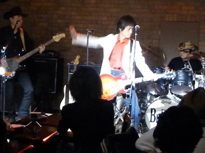 福岡の社会人バンドのライブイベントサークル、colorful(カラフル)に参加しているMACCA企画です。